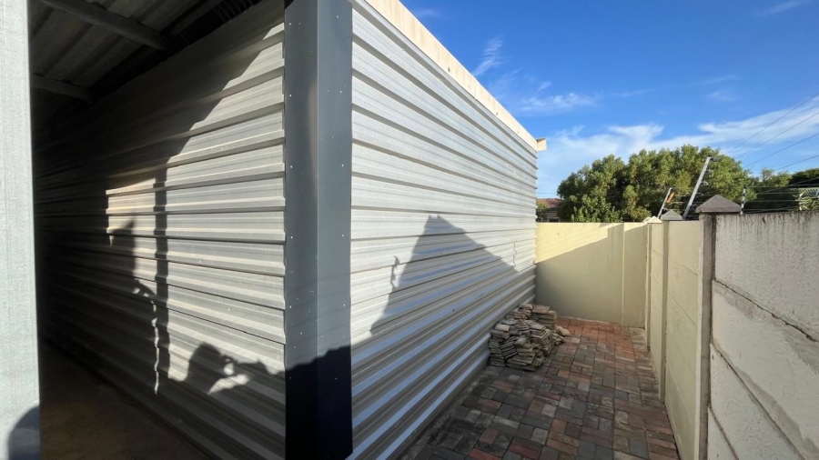 3 Bedroom Property for Sale in Wavecrest Eastern Cape